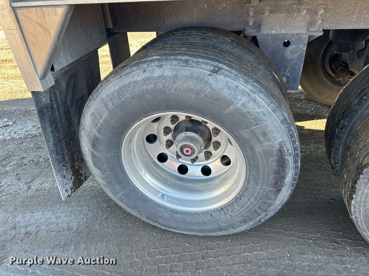 image for item OF9156 2023 Wilson PaceSetter  grain trailer