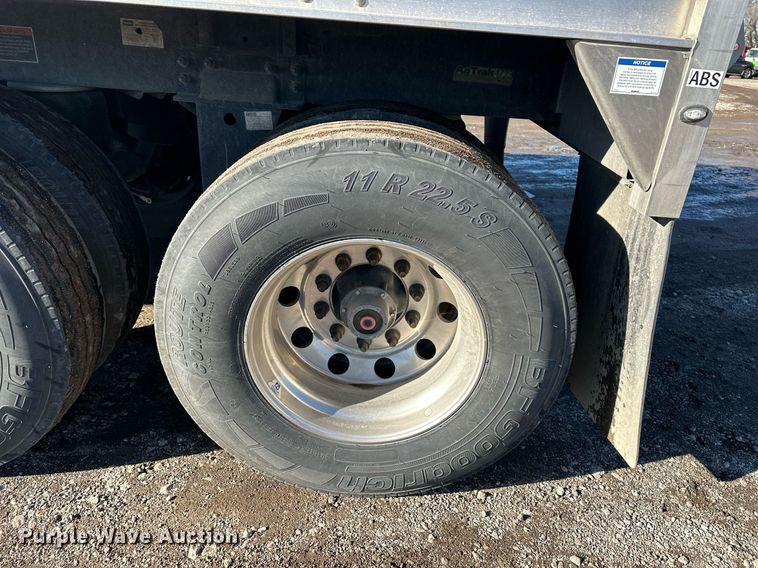 image for item OF9156 2023 Wilson PaceSetter  grain trailer