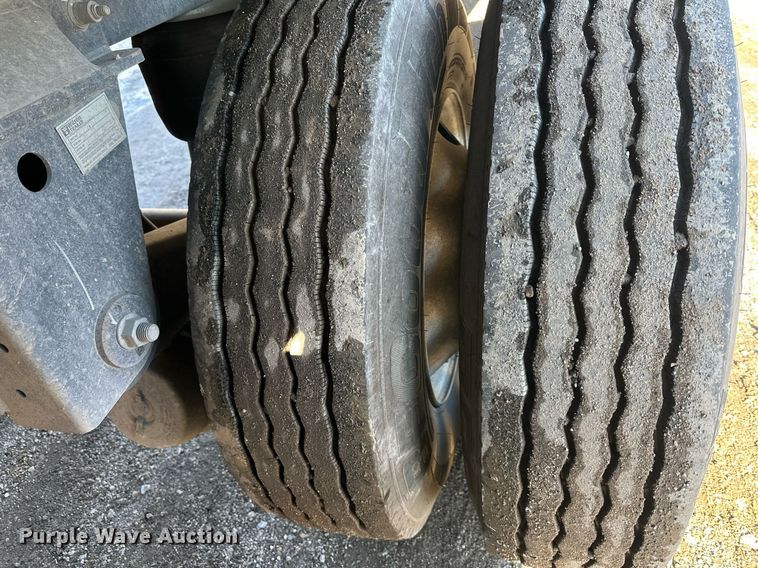 image for item OF9156 2023 Wilson PaceSetter  grain trailer