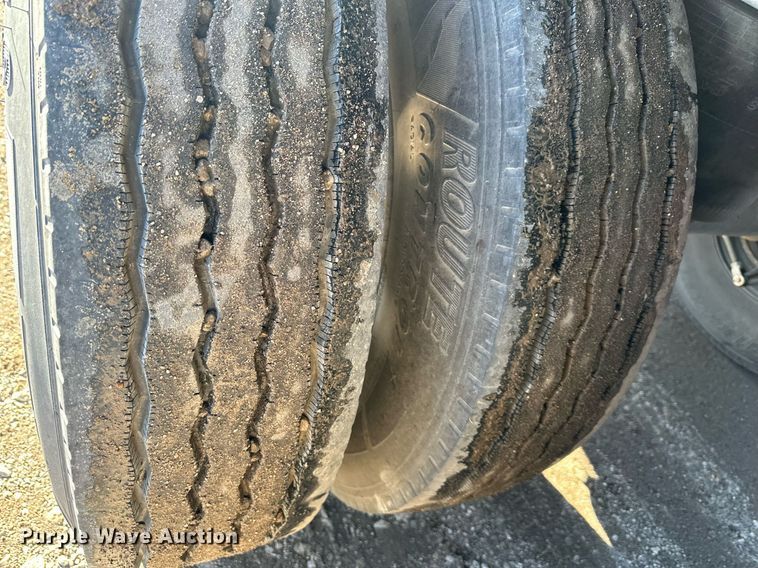 image for item OF9156 2023 Wilson PaceSetter  grain trailer