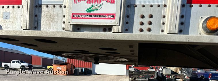 image for item OF9157 2011 Cornhusker 800  grain trailer