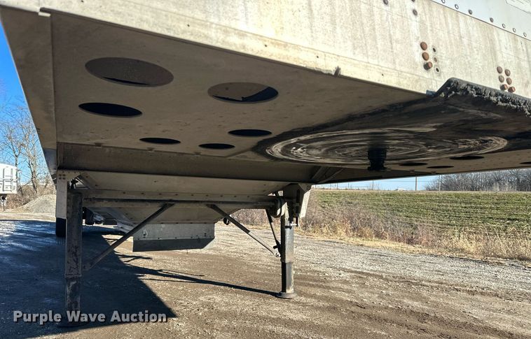 image for item OF9157 2011 Cornhusker 800  grain trailer