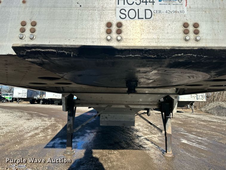 image for item OF9158 2014 Cornhusker 800  grain trailer