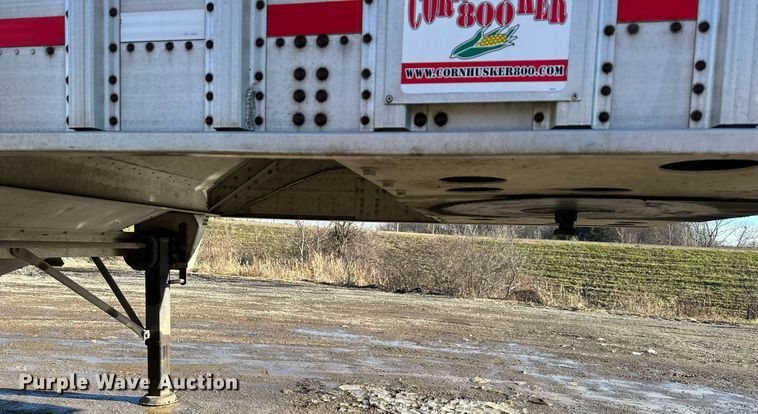 image for item OF9158 2014 Cornhusker 800  grain trailer