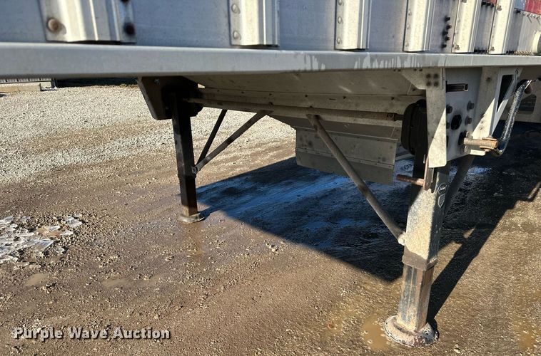 image for item OF9158 2014 Cornhusker 800  grain trailer