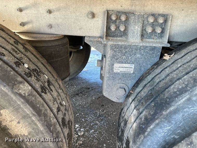 image for item OF9158 2014 Cornhusker 800  grain trailer