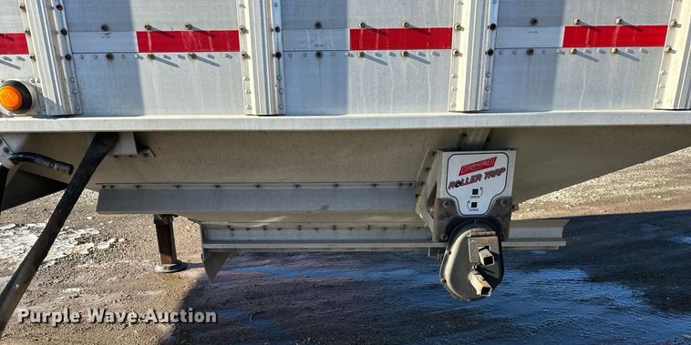 image for item OF9158 2014 Cornhusker 800  grain trailer