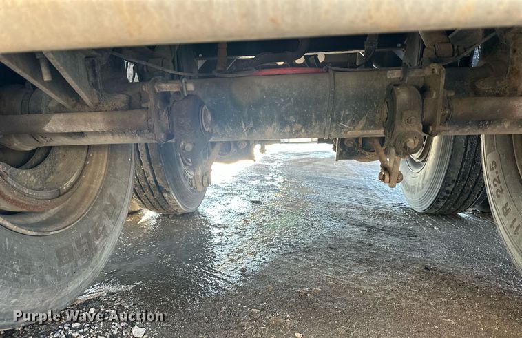 image for item OF9158 2014 Cornhusker 800  grain trailer