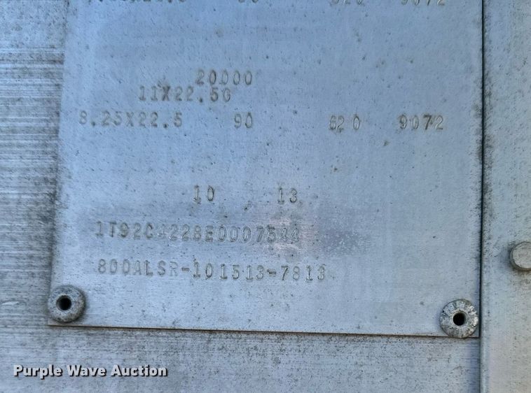 image for item OF9158 2014 Cornhusker 800  grain trailer