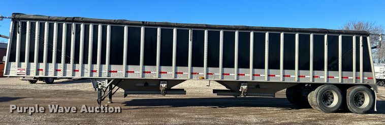 image for item OF9159 2016 Cornhusker 800  grain trailer