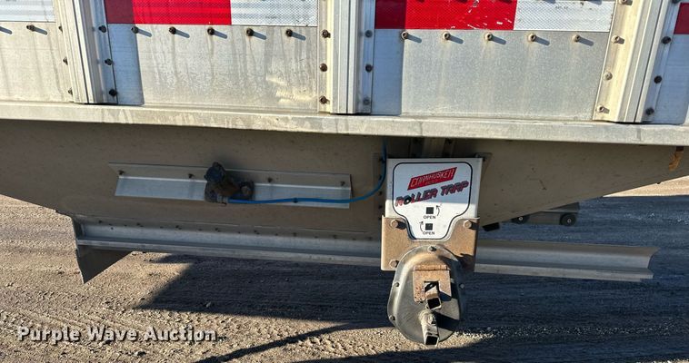 image for item OF9159 2016 Cornhusker 800  grain trailer