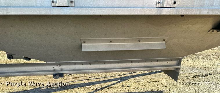 image for item OF9159 2016 Cornhusker 800  grain trailer