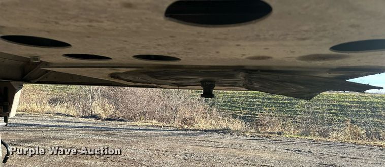 image for item OF9159 2016 Cornhusker 800  grain trailer