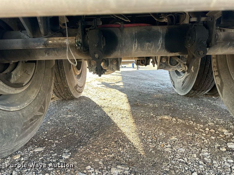 image for item OF9159 2016 Cornhusker 800  grain trailer