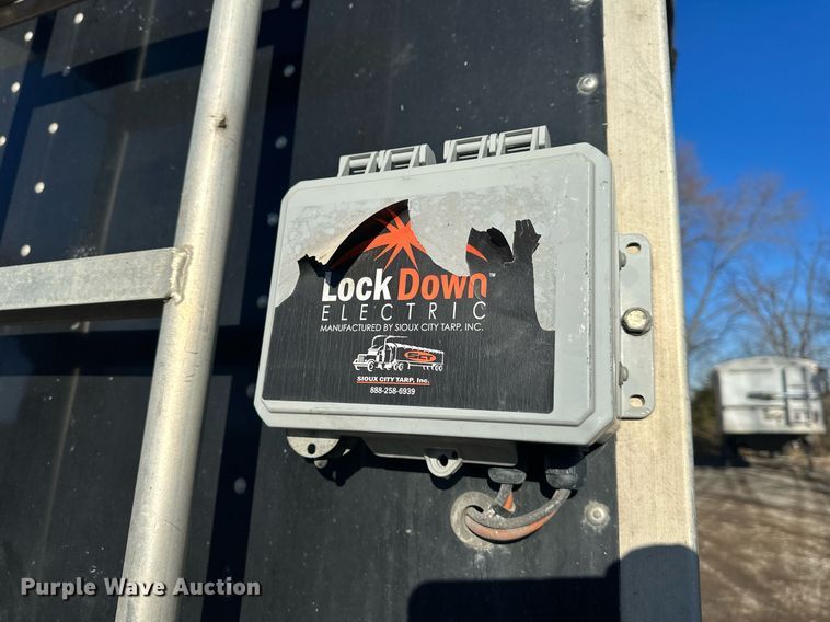 image for item OF9159 2016 Cornhusker 800  grain trailer