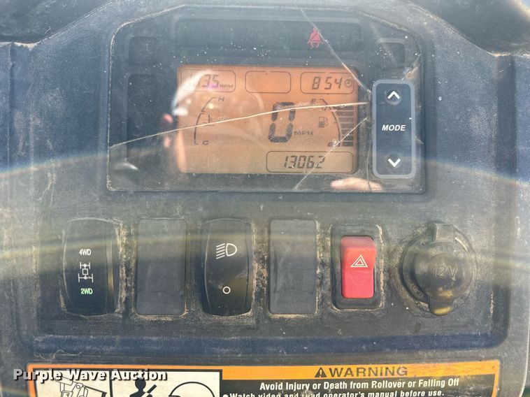 image for item OF9161 2014 John Deere Gator 825i S4  utility vehicle