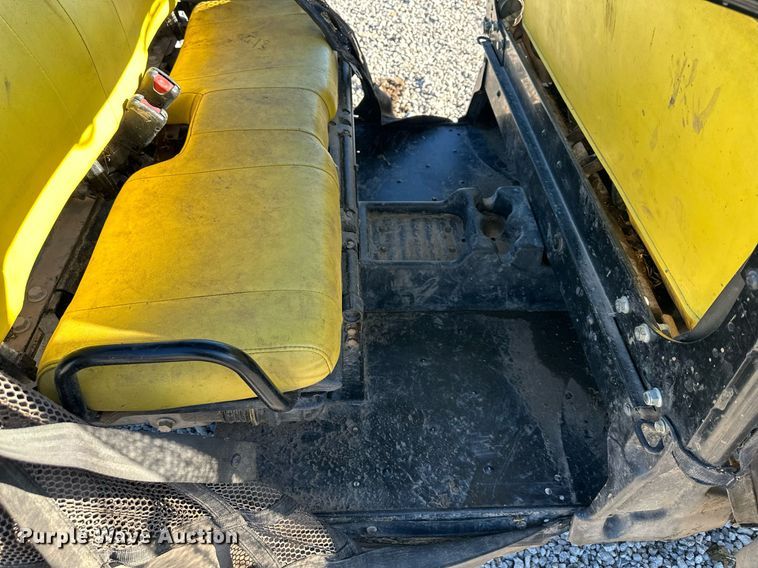 image for item OF9161 2014 John Deere Gator 825i S4  utility vehicle