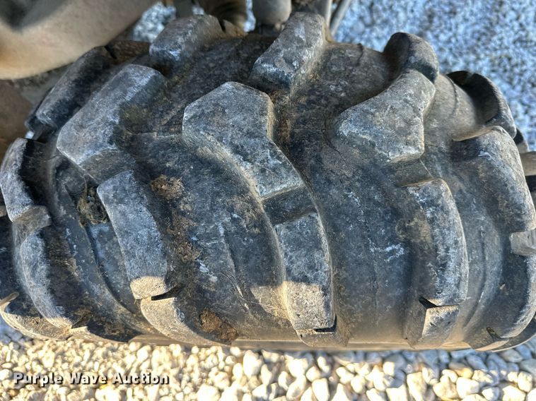 image for item OF9161 2014 John Deere Gator 825i S4  utility vehicle