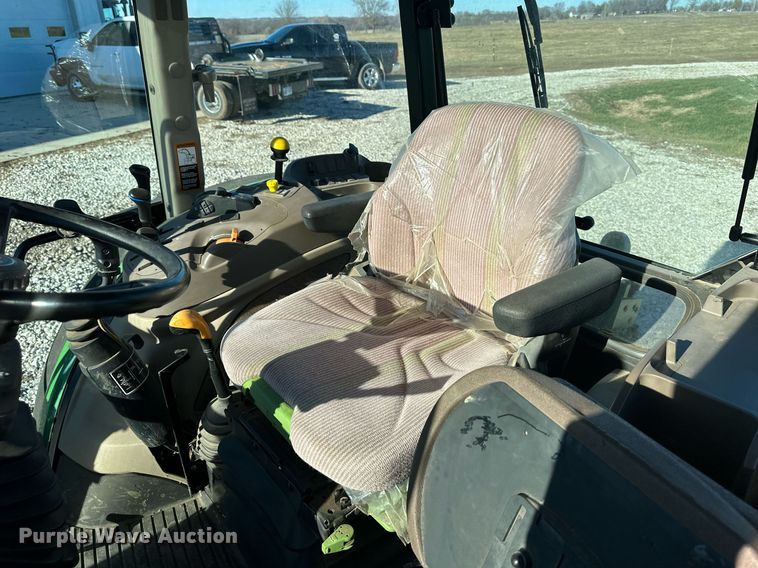 image for item OF9162 2009 John Deere 5105M  MFWD tractor