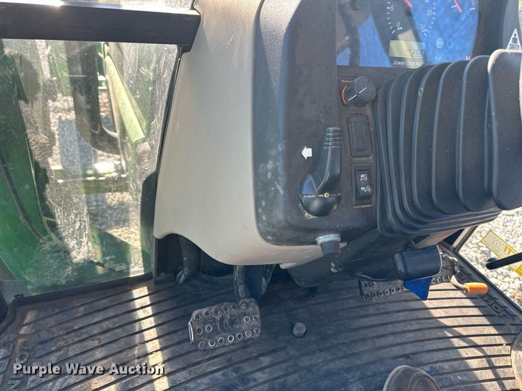 image for item OF9162 2009 John Deere 5105M  MFWD tractor