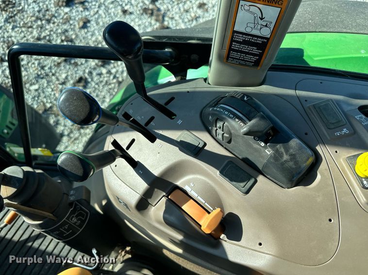 image for item OF9162 2009 John Deere 5105M  MFWD tractor