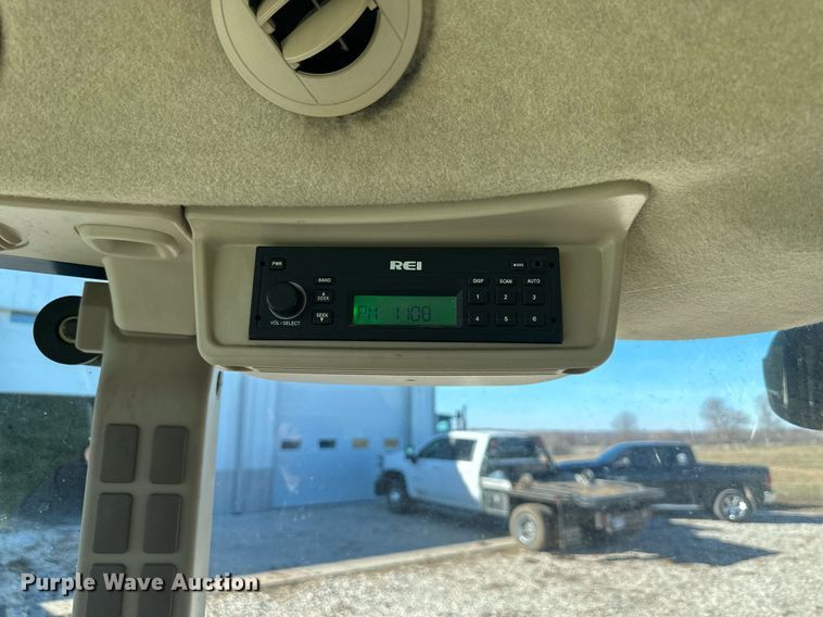 image for item OF9162 2009 John Deere 5105M  MFWD tractor