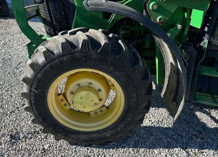 image for item OF9162 2009 John Deere 5105M  MFWD tractor