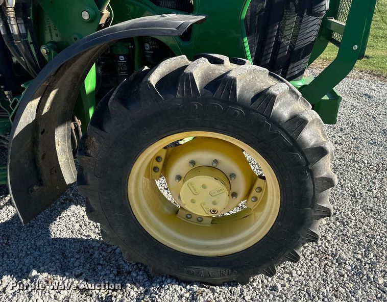 image for item OF9162 2009 John Deere 5105M  MFWD tractor