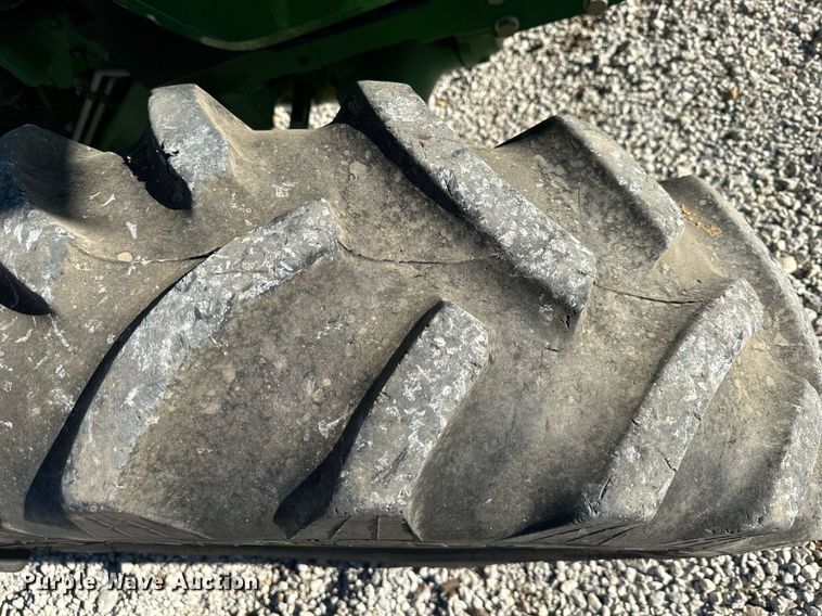 image for item OF9162 2009 John Deere 5105M  MFWD tractor