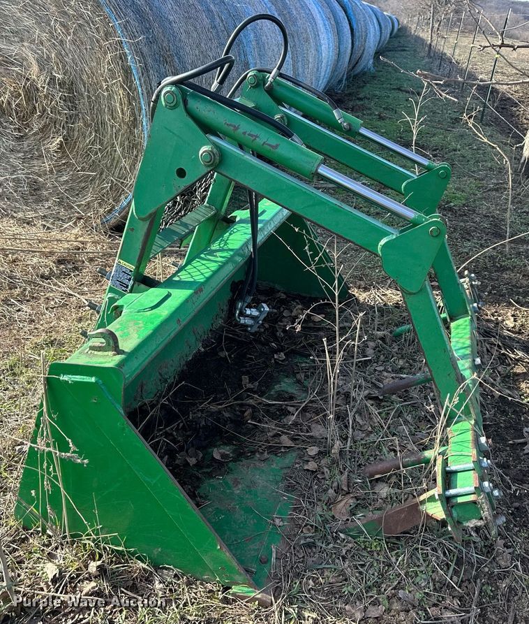 image for item OF9162 2009 John Deere 5105M  MFWD tractor