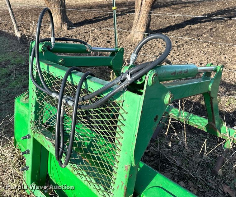 image for item OF9162 2009 John Deere 5105M  MFWD tractor