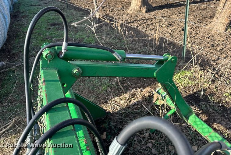 image for item OF9162 2009 John Deere 5105M  MFWD tractor