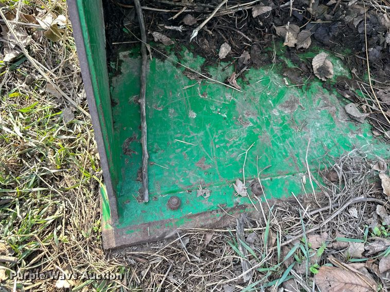 image for item OF9162 2009 John Deere 5105M  MFWD tractor