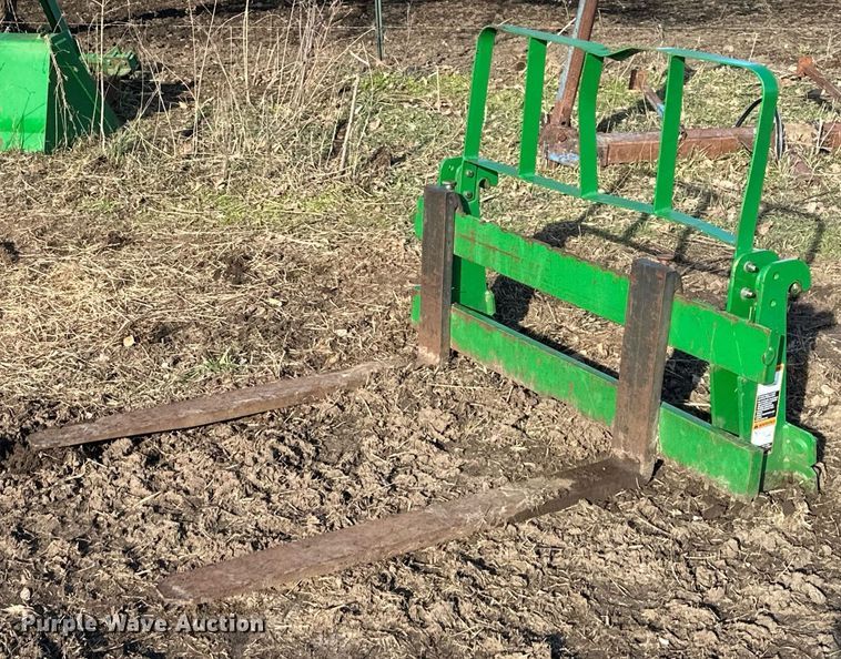 image for item OF9162 2009 John Deere 5105M  MFWD tractor