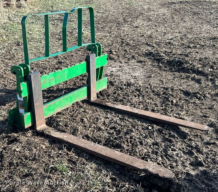 image for item OF9162 2009 John Deere 5105M  MFWD tractor