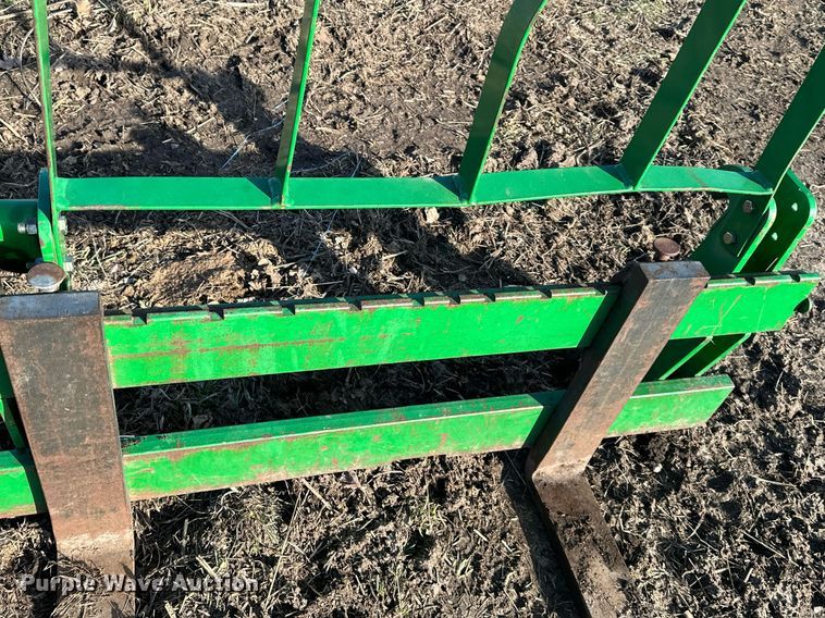 image for item OF9162 2009 John Deere 5105M  MFWD tractor