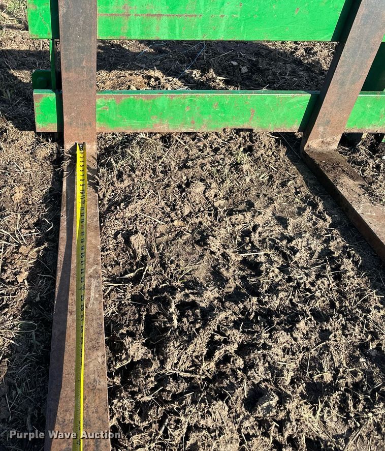 image for item OF9162 2009 John Deere 5105M  MFWD tractor