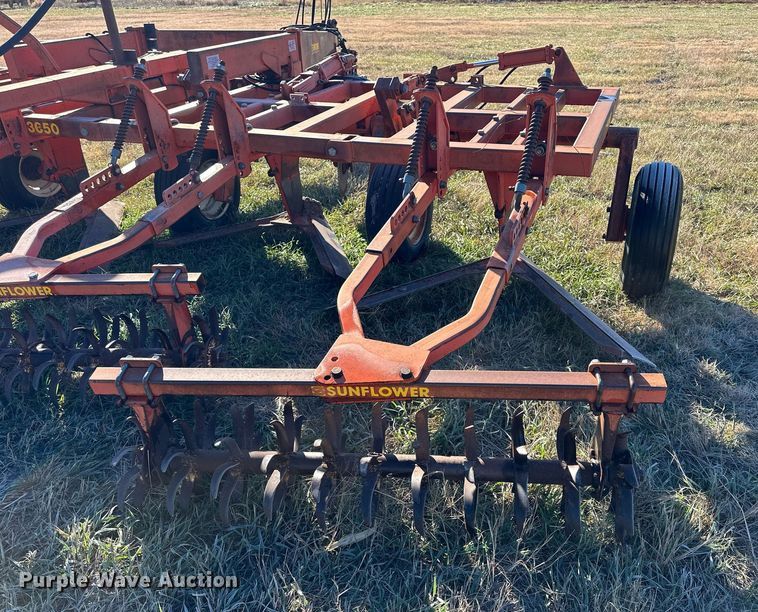 image for item OK9108 Sunflower 3650-25 sweep plow