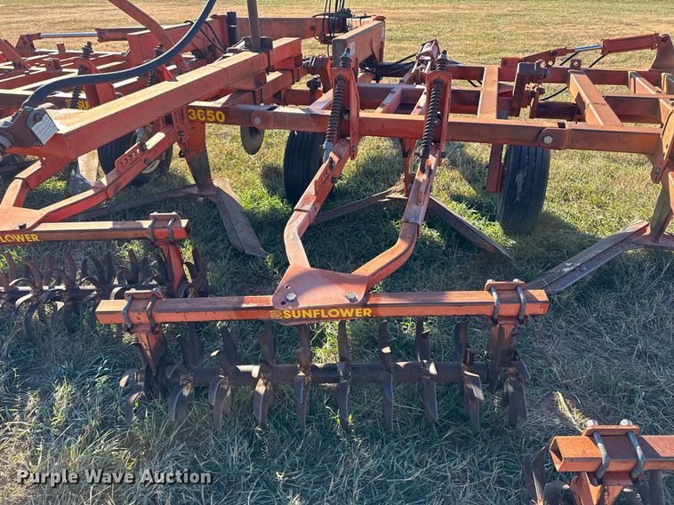 image for item OK9108 Sunflower 3650-25 sweep plow
