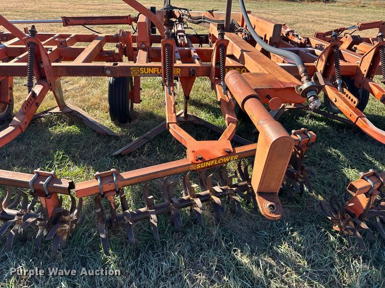 image for item OK9108 Sunflower 3650-25 sweep plow