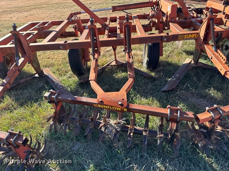 image for item OK9108 Sunflower 3650-25 sweep plow