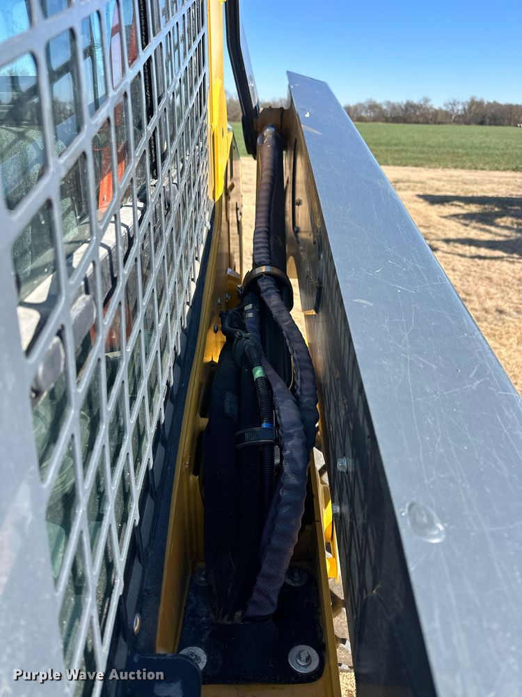 image for item OK9121 2021 John Deere 330G skid steer loader