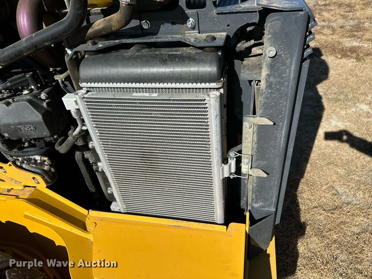 image for item OK9121 2021 John Deere 330G skid steer loader