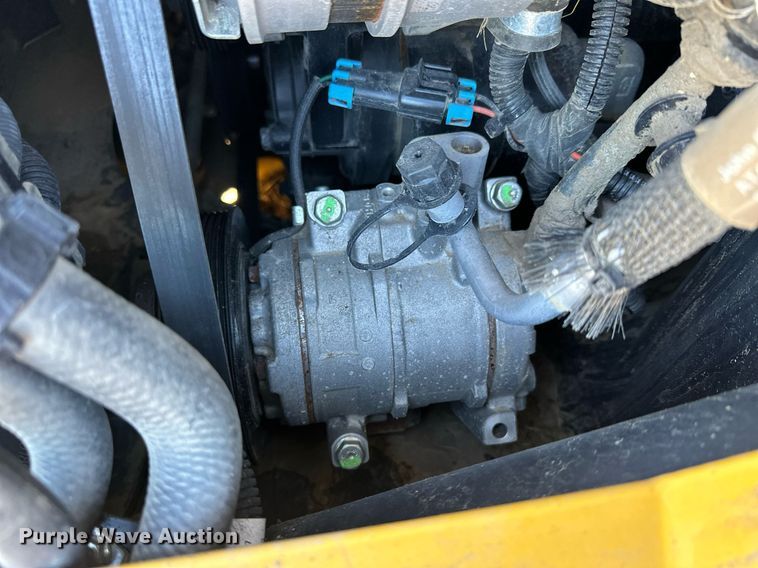 image for item OK9121 2021 John Deere 330G skid steer loader