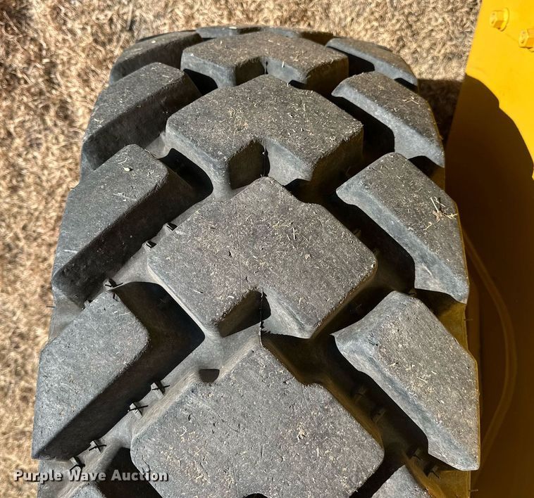 image for item OK9121 2021 John Deere 330G skid steer loader