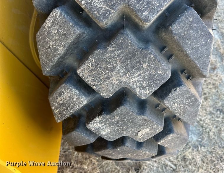 image for item OK9121 2021 John Deere 330G skid steer loader