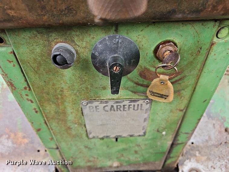 image for item OL9458 1968 John Deere 3020  tractor