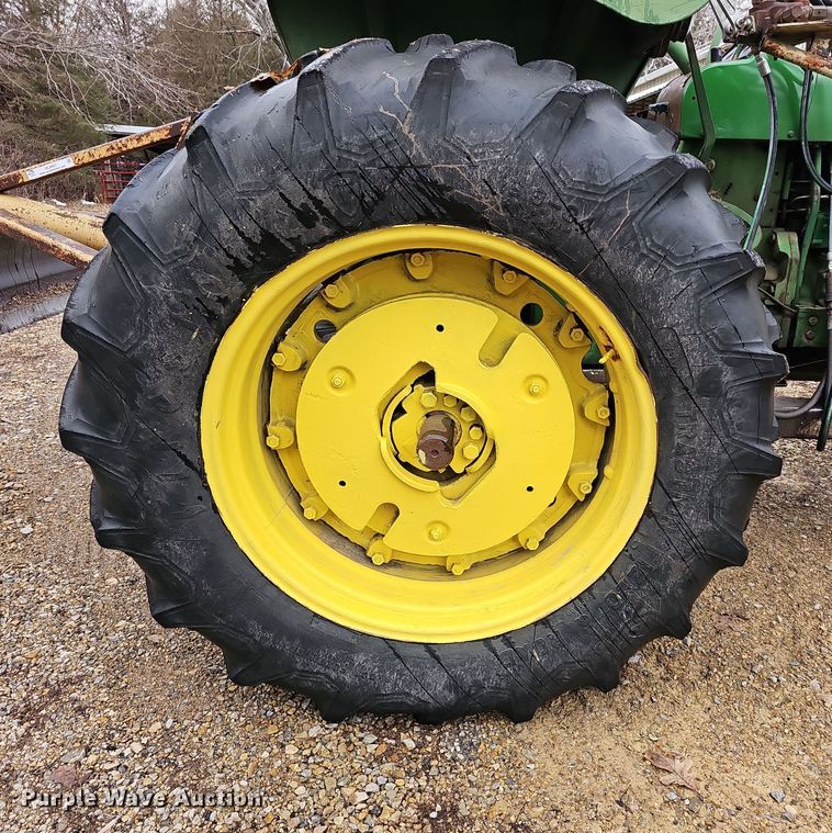 image for item OL9458 1968 John Deere 3020  tractor