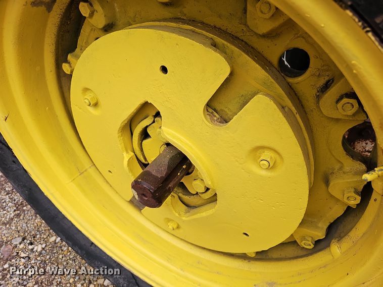 image for item OL9458 1968 John Deere 3020  tractor