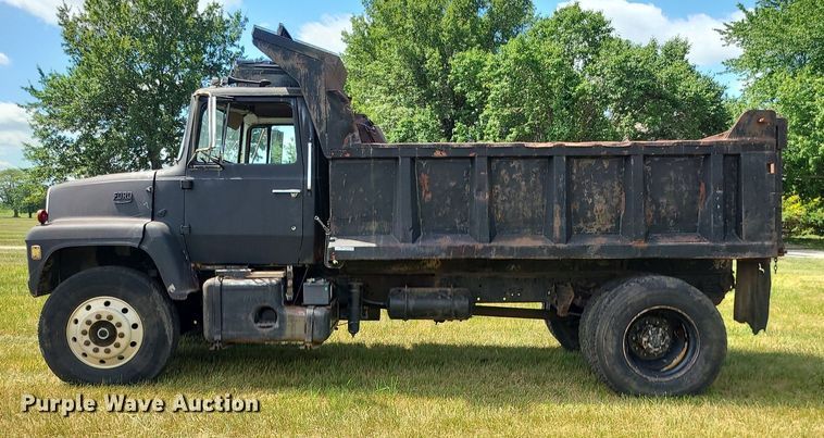 image for item BR9786 1978 Ford  dump truck